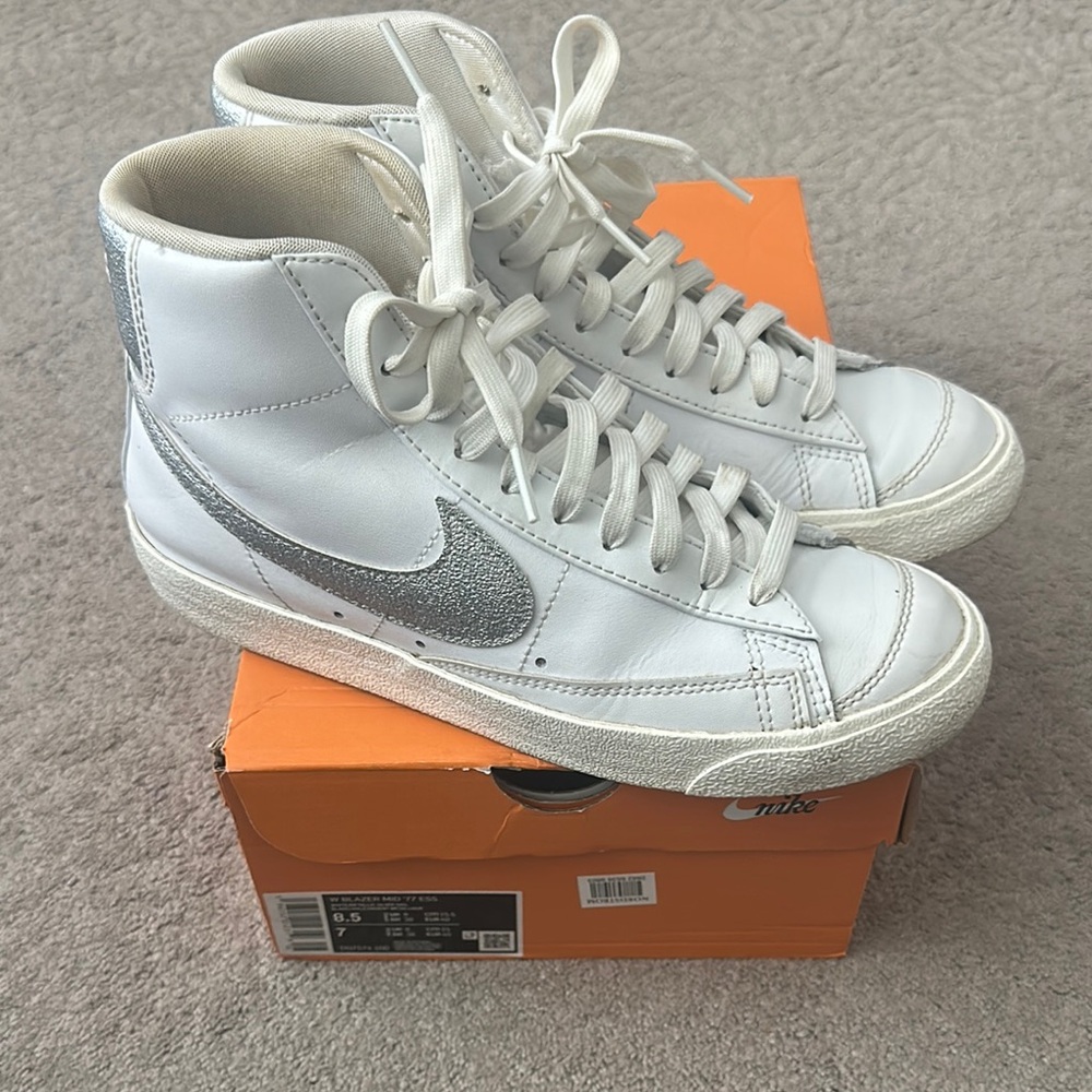 Nike White and Silver High-Tops